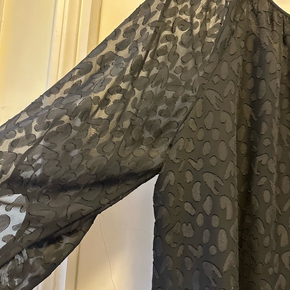 White House Black Market black blouse sheer 3/4  sleeves. Lined  NWT - Picture 6 of 8